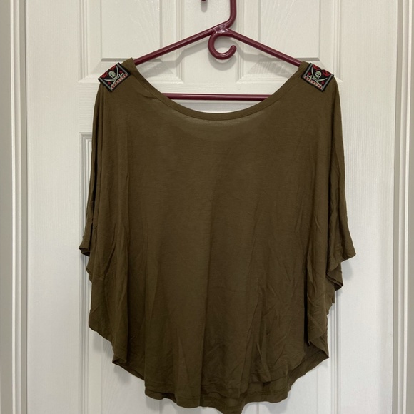 Disney Pirates of the Caribbean Women's Shirt - Picture 7 of 9